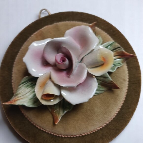 Vintage Capodimonte Style Porcelain Flower Wall Art with Gold Velvet and Tassel - Picture 10 of 13